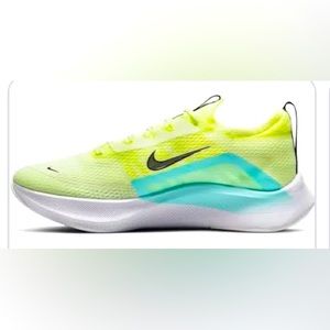 Women’s 8 Nike Flyknit running shoes